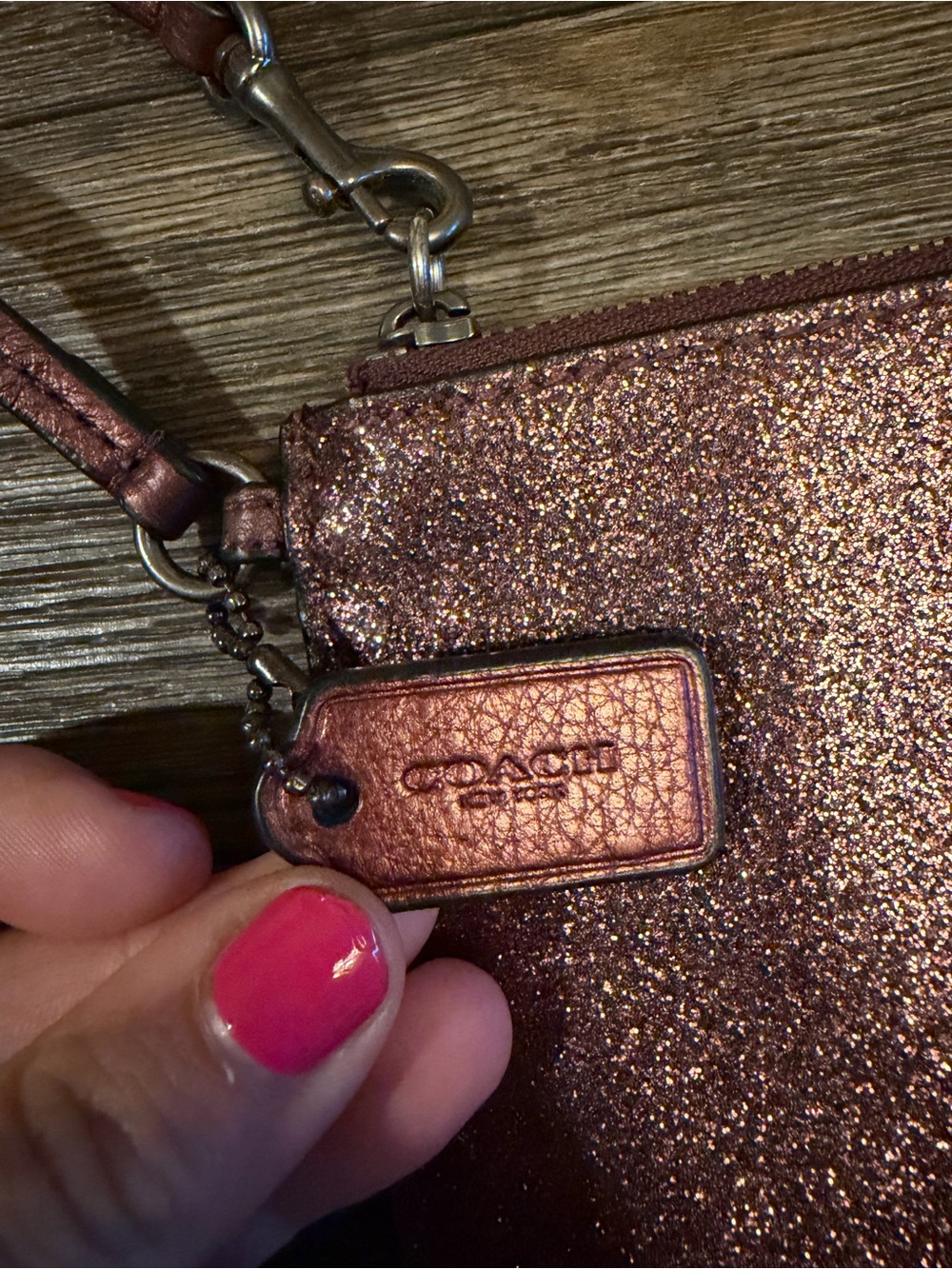 Classic Coach Glitter Wristlet In Metallic Cherry F64585 - Picture 4 of 7